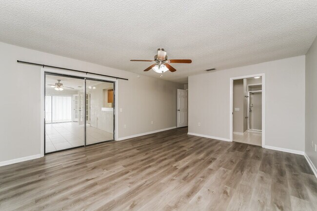 Building Photo - 411 Greenfield Rd