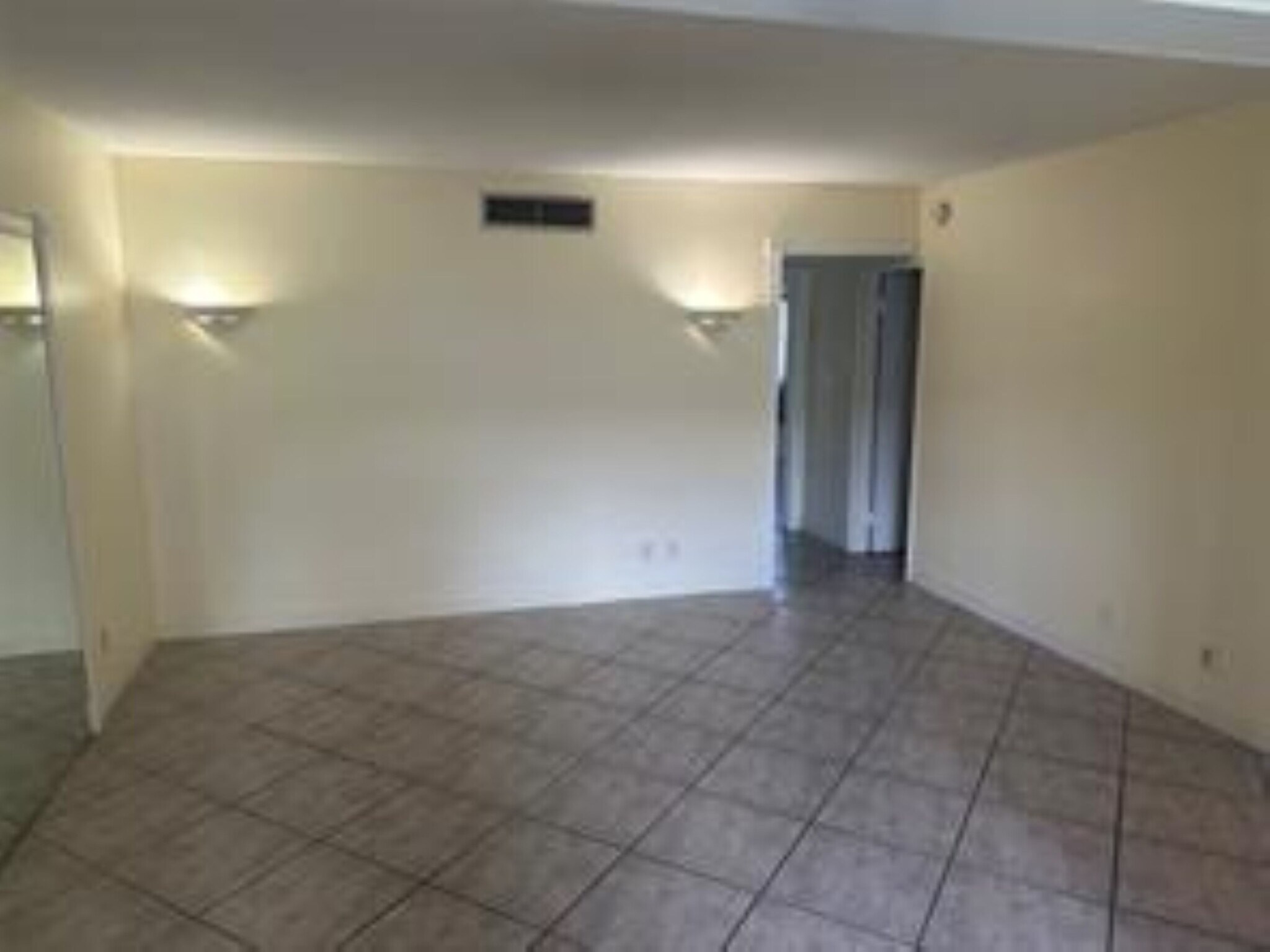 Building Photo - 1152 NW 30th Ct