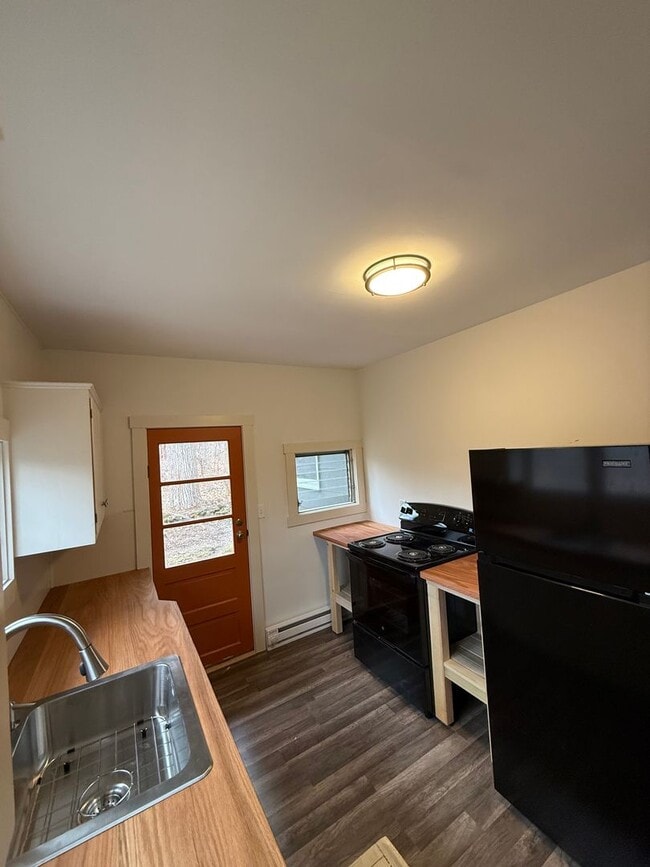 Building Photo - One Bedroom House - located in Upper Bucks County