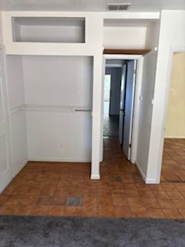 Building Photo - 3-Bedroom Home in Peaceful Malabar, FL