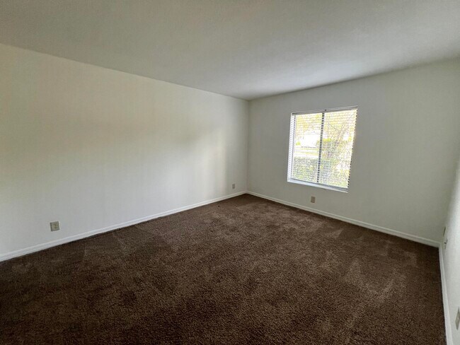 Building Photo - 1115 Green Pine Blvd