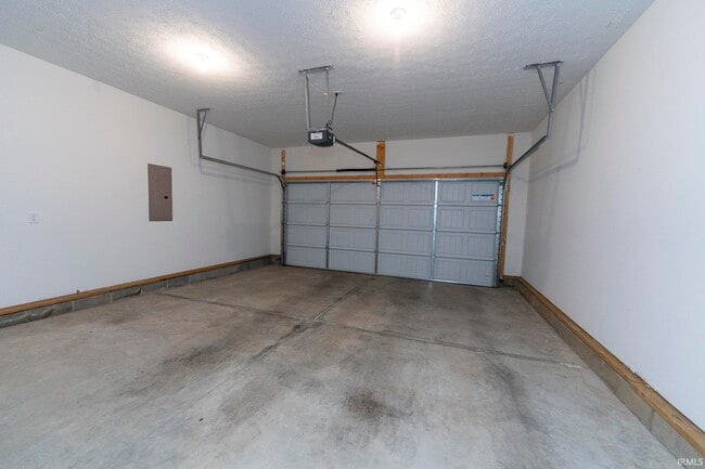 Building Photo - 2822 Brewster Dr