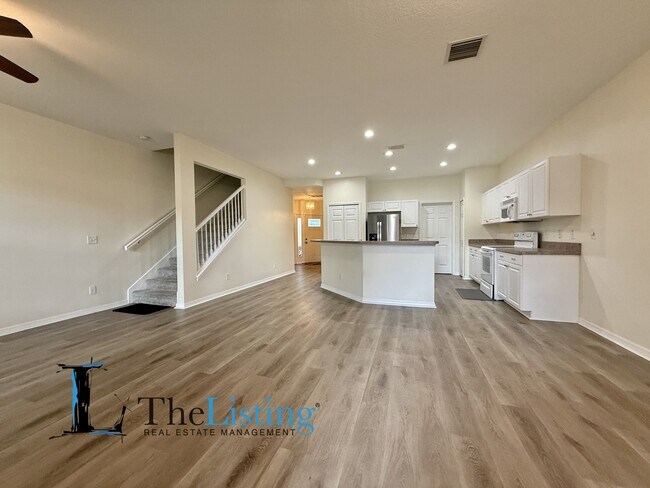 Building Photo - 4052 Alan Dr