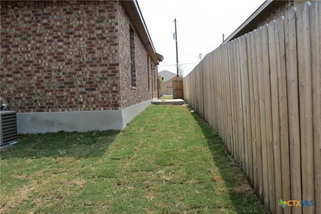 Building Photo - 298 Rosalie Dr