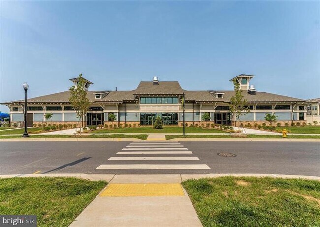 Building Photo - 3464 Sunset Ridge Dr