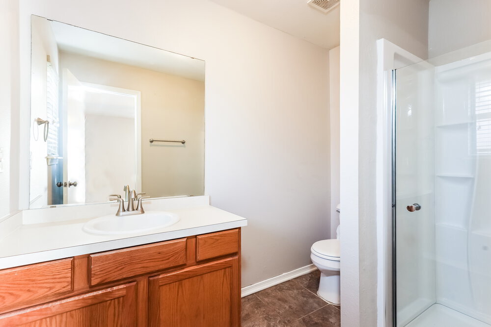 Building Photo - 1933 Creekridge Dr