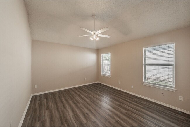 Building Photo - 1740 Cedar Tree Dr