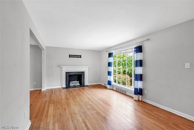 Building Photo - 1130 Haselton Rd
