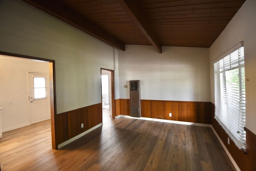 Building Photo - 6300 Coldwater Canyon Ave