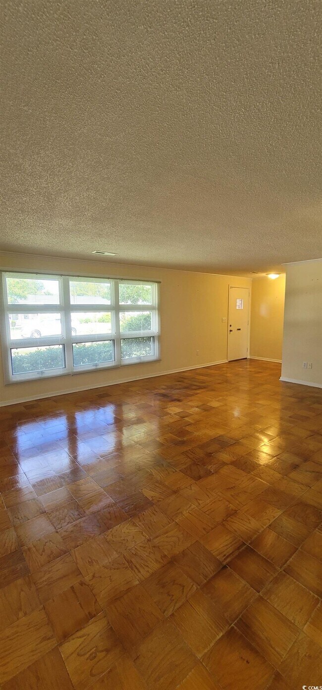 Building Photo - 609 Hibiscus Ave