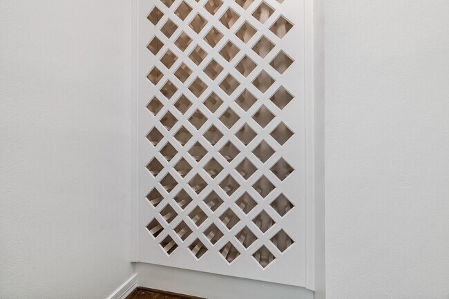 Building Photo - 5602 San Felipe St