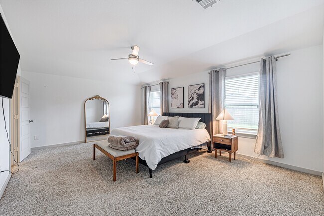 Building Photo - 246 Dusty Bridle Ln