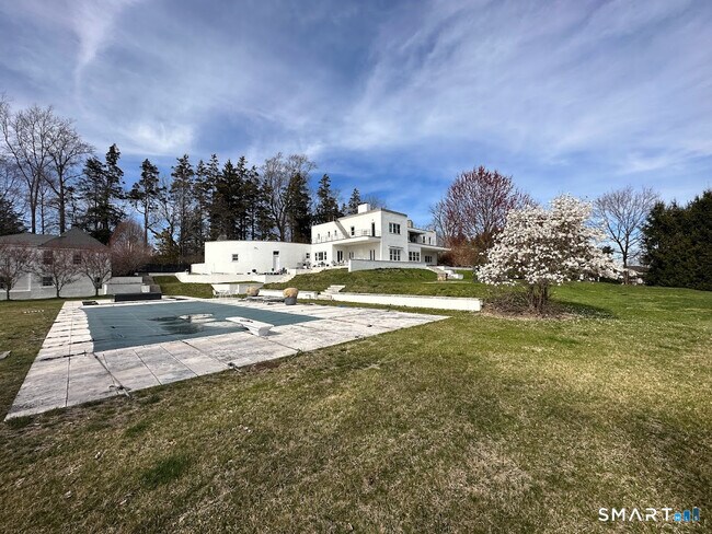 Building Photo - 126 Morningside Dr S