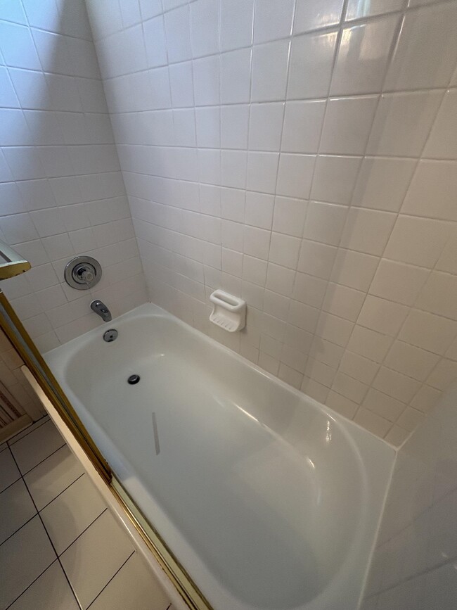 Building Photo - 460 Merlin Ct