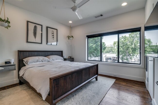 Building Photo - Prime Lower Greenville location with an open floorplan!