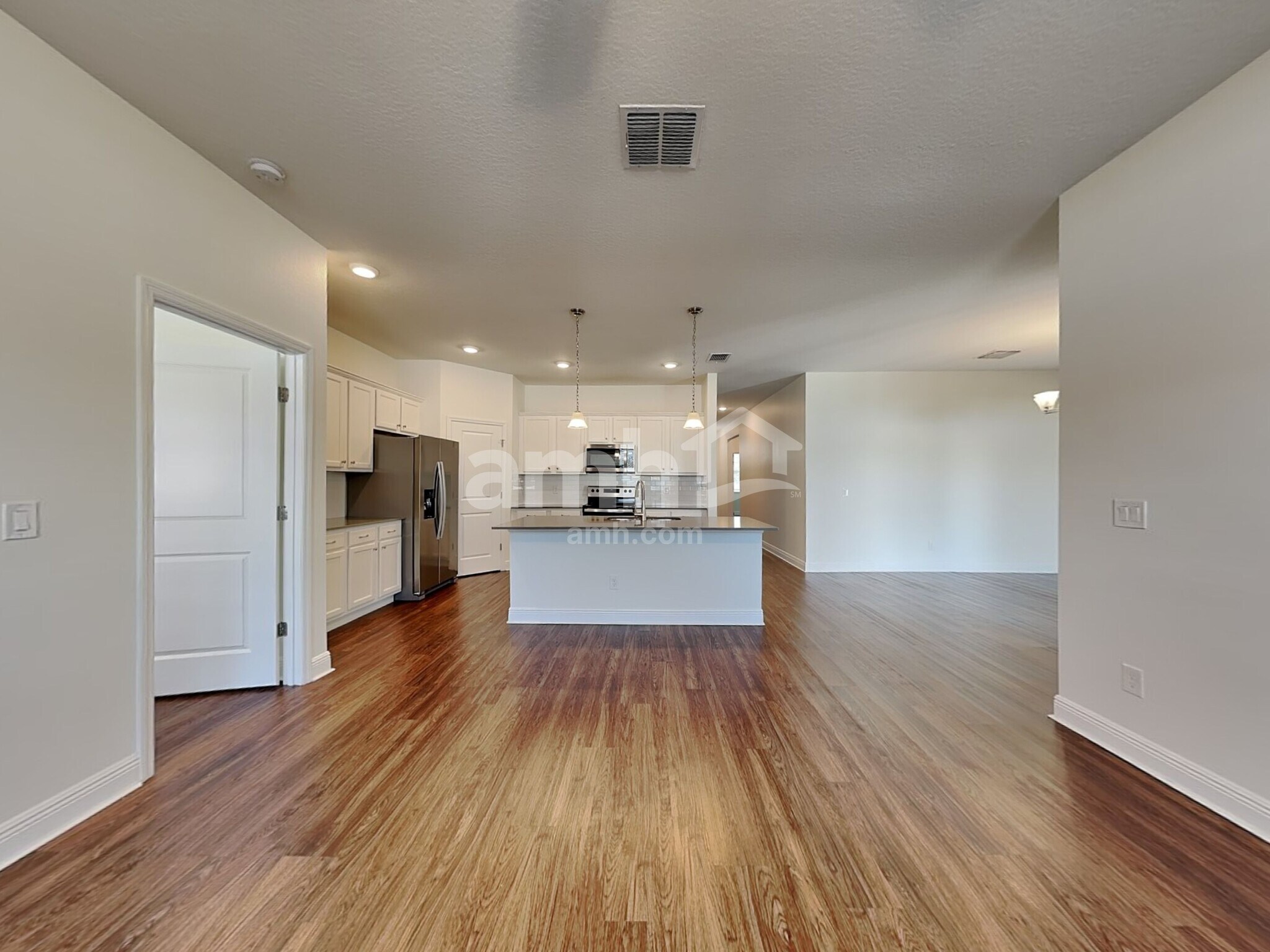 Building Photo - 805 Heavenly Dr