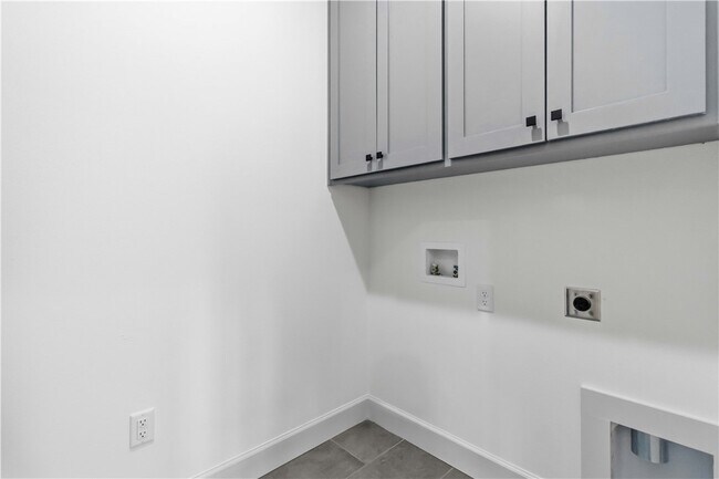 Building Photo - 920 Trestle Ln
