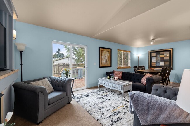 Building Photo - Eastside Olympia 3BD