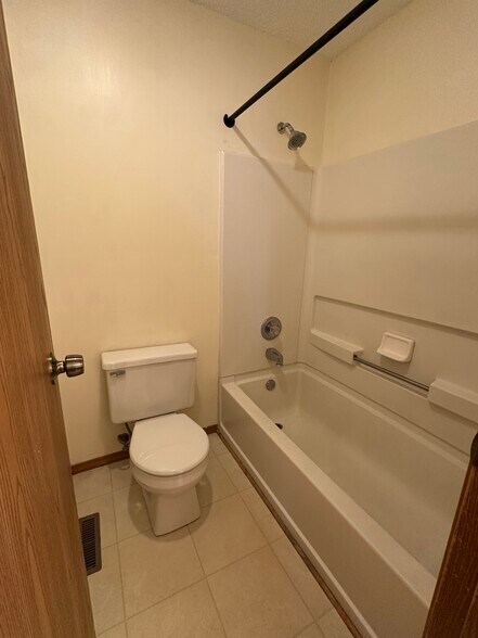 Building Photo - 5336 Bonner Dr