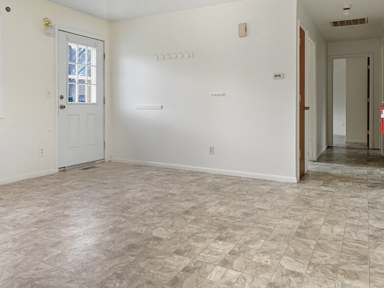 Living Room - 919 Rodgers St