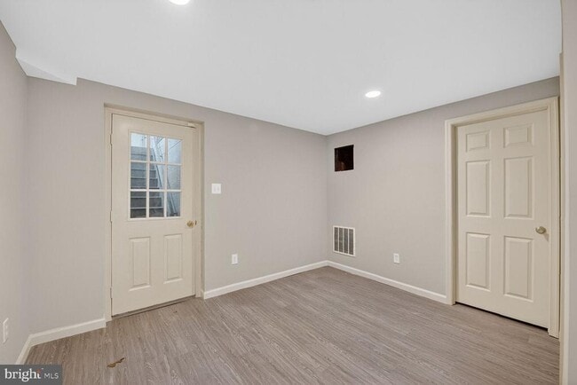 Building Photo - 21733 Oatlands Rd