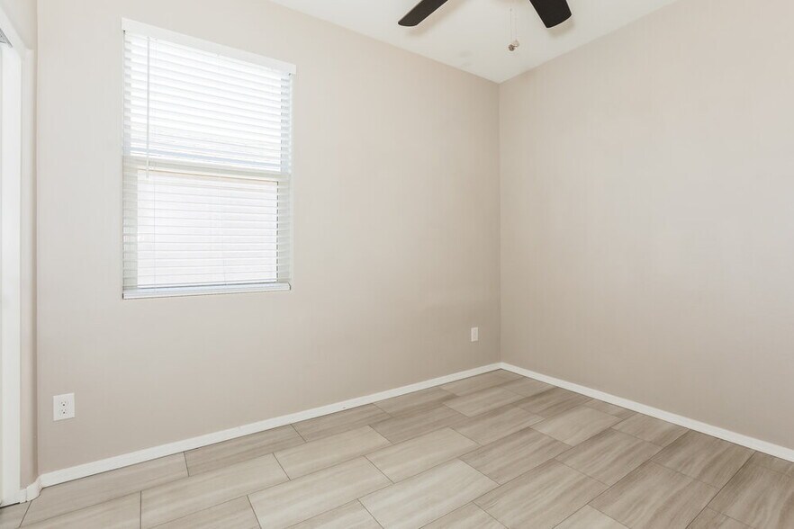 Building Photo - 5032 E Black Opal Ln