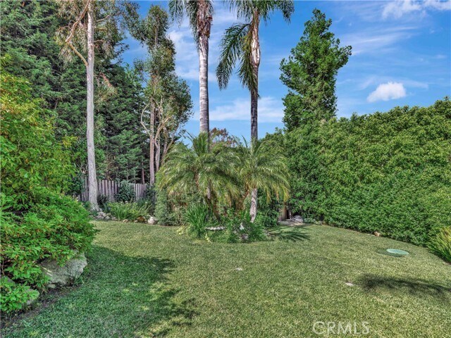 Building Photo - 3635 Serra Rd