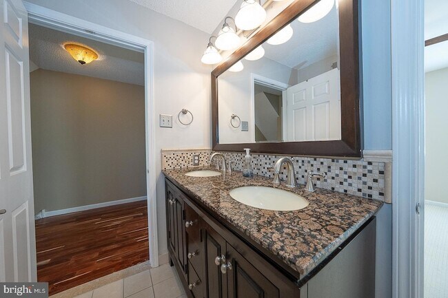 Building Photo - 344 Brigade Ct