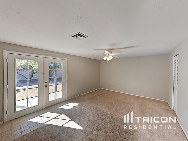 Building Photo - 2308 N Arrowhead Dr