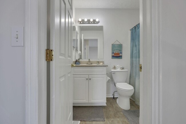 Building Photo - 4976 Conifer Dr