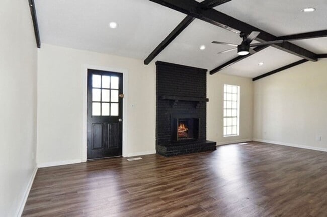 Building Photo - 1748 Sonia Dr