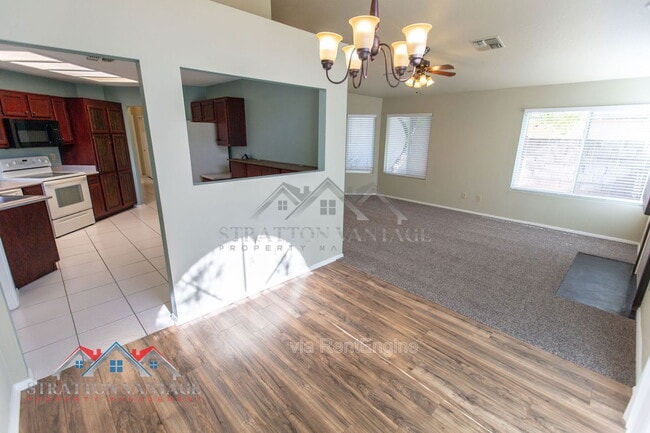 Building Photo - 4725 E Brown Rd