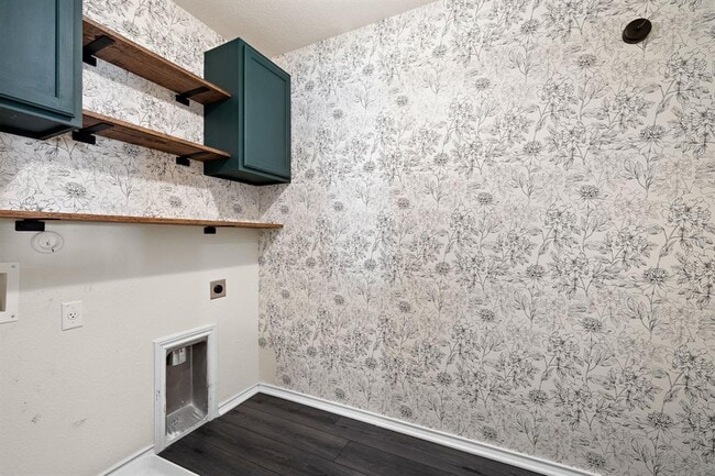 Building Photo - 616 Hugenot Wy