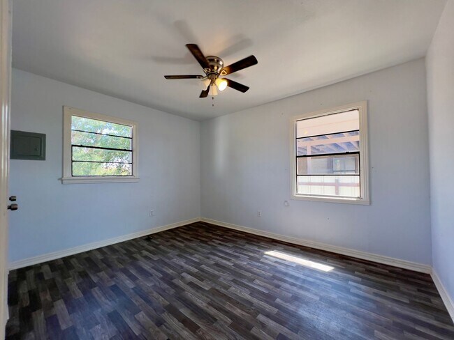 Building Photo - Two Bedroom Available Now Near Levelland City Park