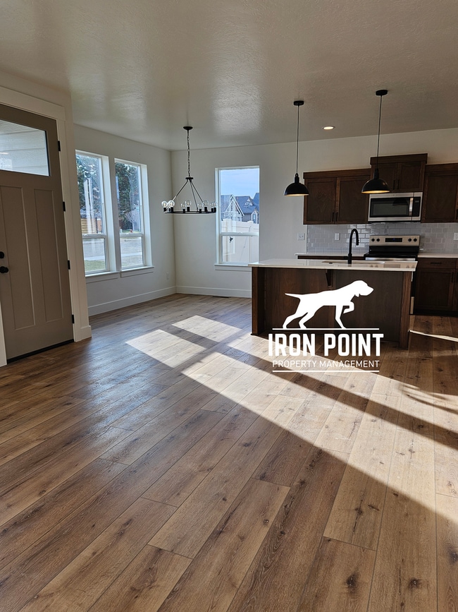 Building Photo - Brand New, Never-Lived-In 3-Bed, 2.5-Bath Townhome in Caldwell, ID – $500 Holiday Move-In Special!