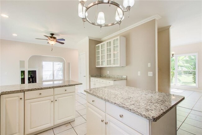 Building Photo - 2462 Empire Forest Dr