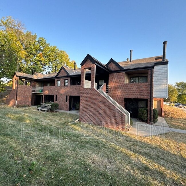 Building Photo - 1701 Ridgehaven Ct