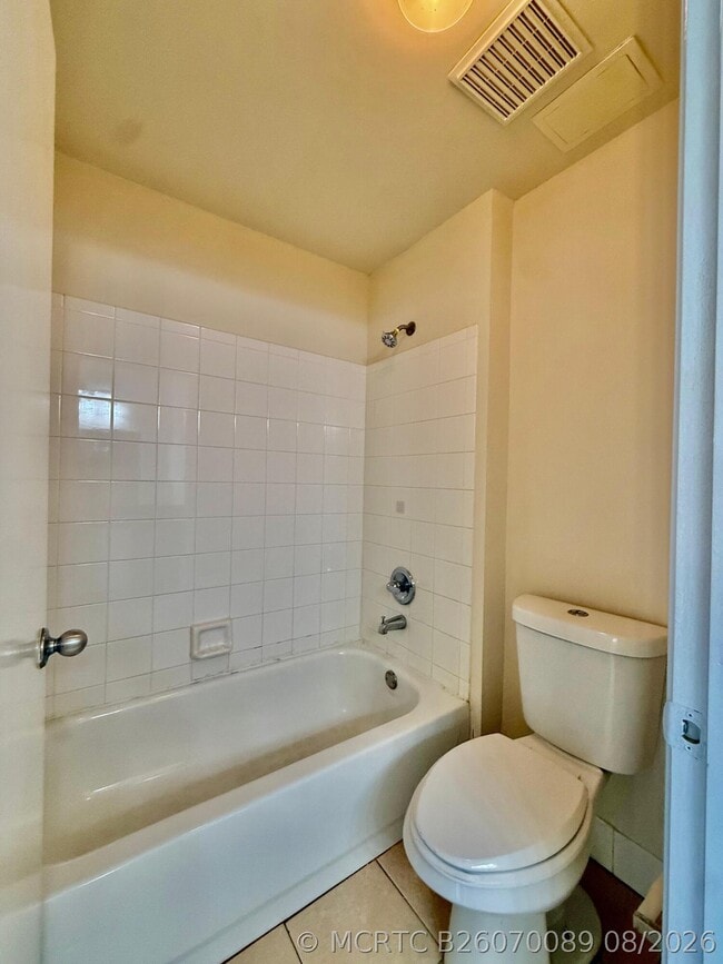 Building Photo - 6960 SW 39th St