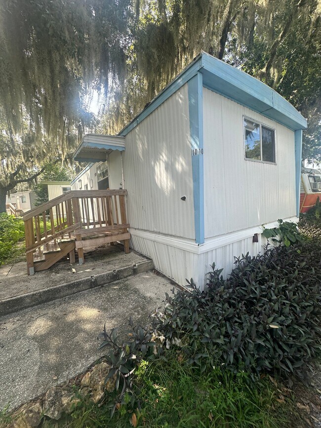 Building Photo - 4 Oleander Cir