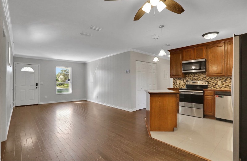 Building Photo - 7415 Leroy Dr