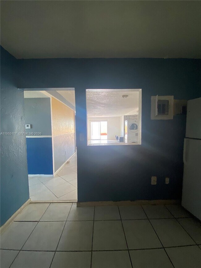 Building Photo - 5100 SW 41st St