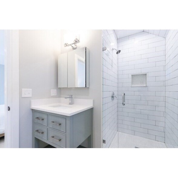 Building Photo - 231 Fayette St