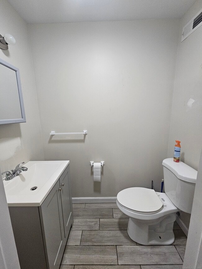 Building Photo - 258 Larkin Ct