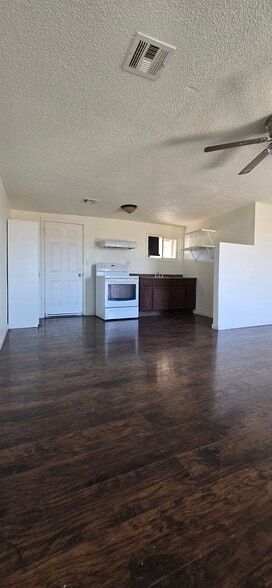 Building Photo - 212 S 93rd Ave