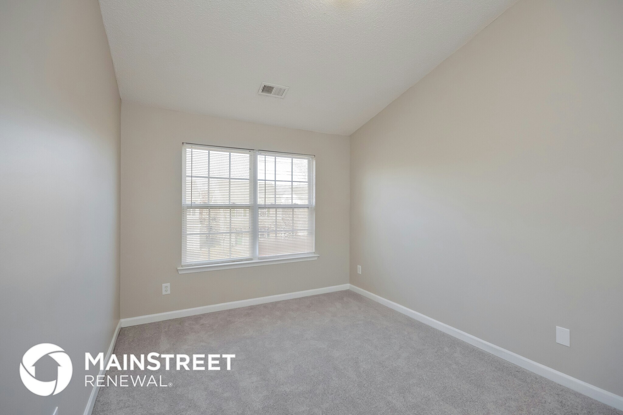 Building Photo - 325 Coral Cir