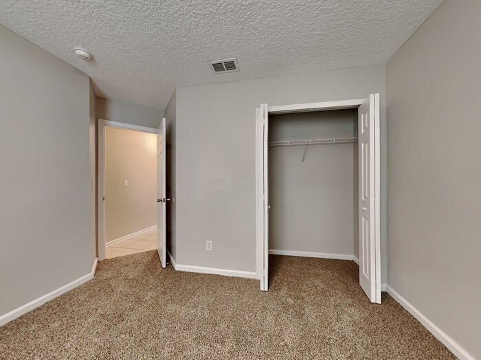 Building Photo - 12615 Richfield Blvd