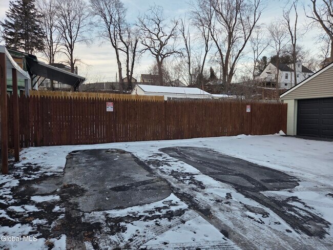 Building Photo - 669 Pawling Ave