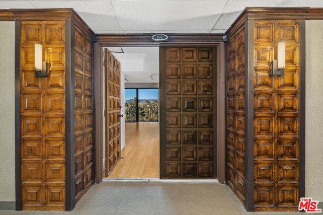 Building Photo - 10535 Wilshire Blvd