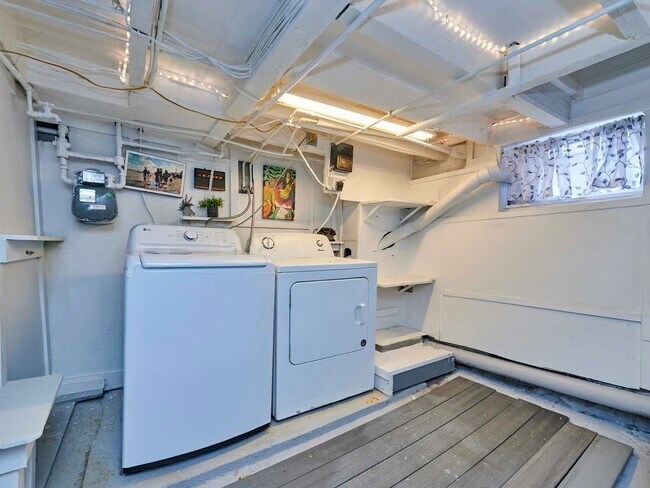 Building Photo - 36 E Foster St