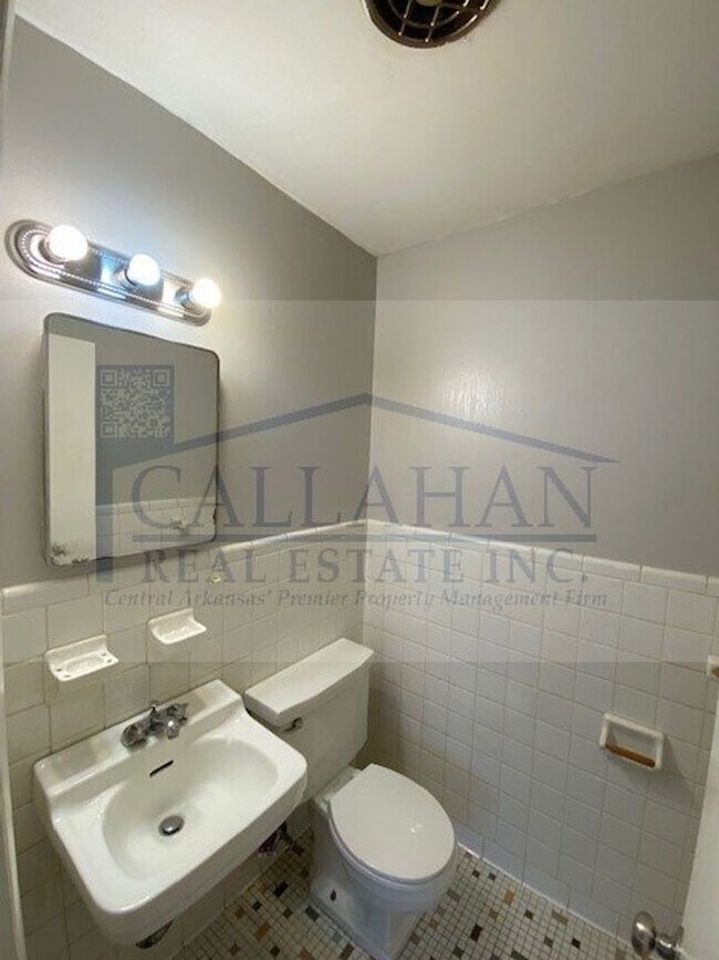 Building Photo - Midtown 3 bedroom